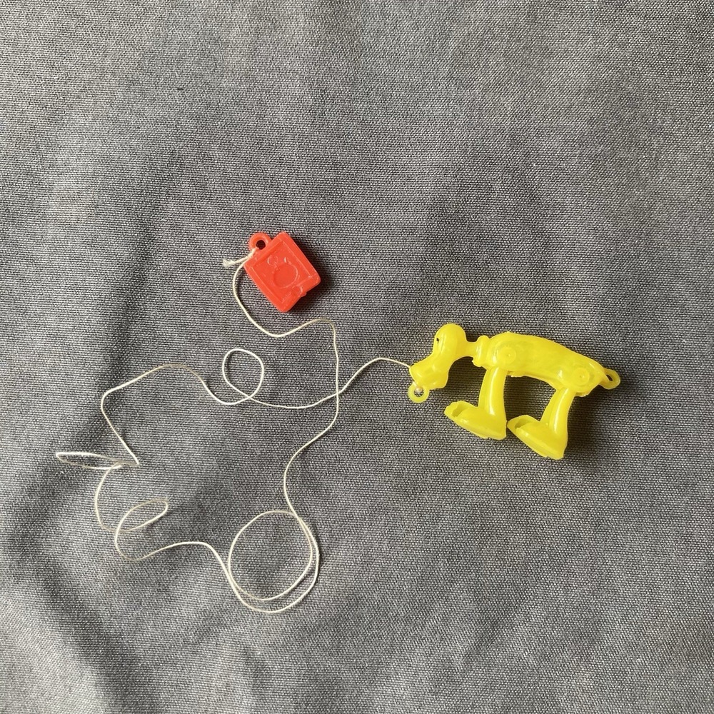 Space Walking Yellow Dog Vintage Two Inch - Picture 7 of 7